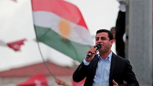 YALNIZ SELAHATTİN DEĞİL ELLİ MİLYON KURD HALKI TUTUKLUDUR